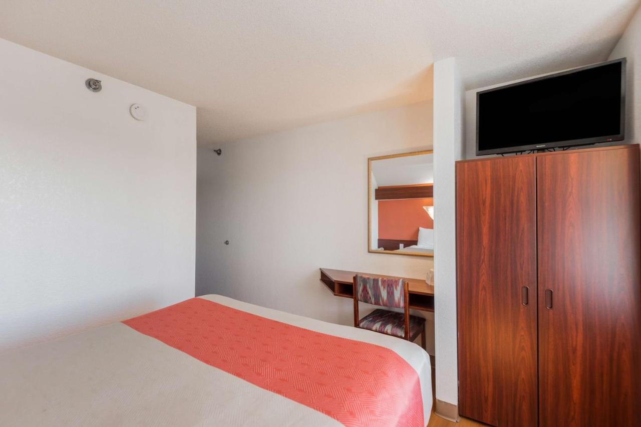 Motel 6-Olathe, Ks ภายนอก รูปภาพ