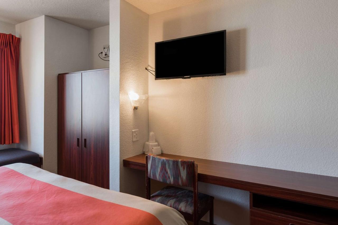 Motel 6-Olathe, Ks ภายนอก รูปภาพ