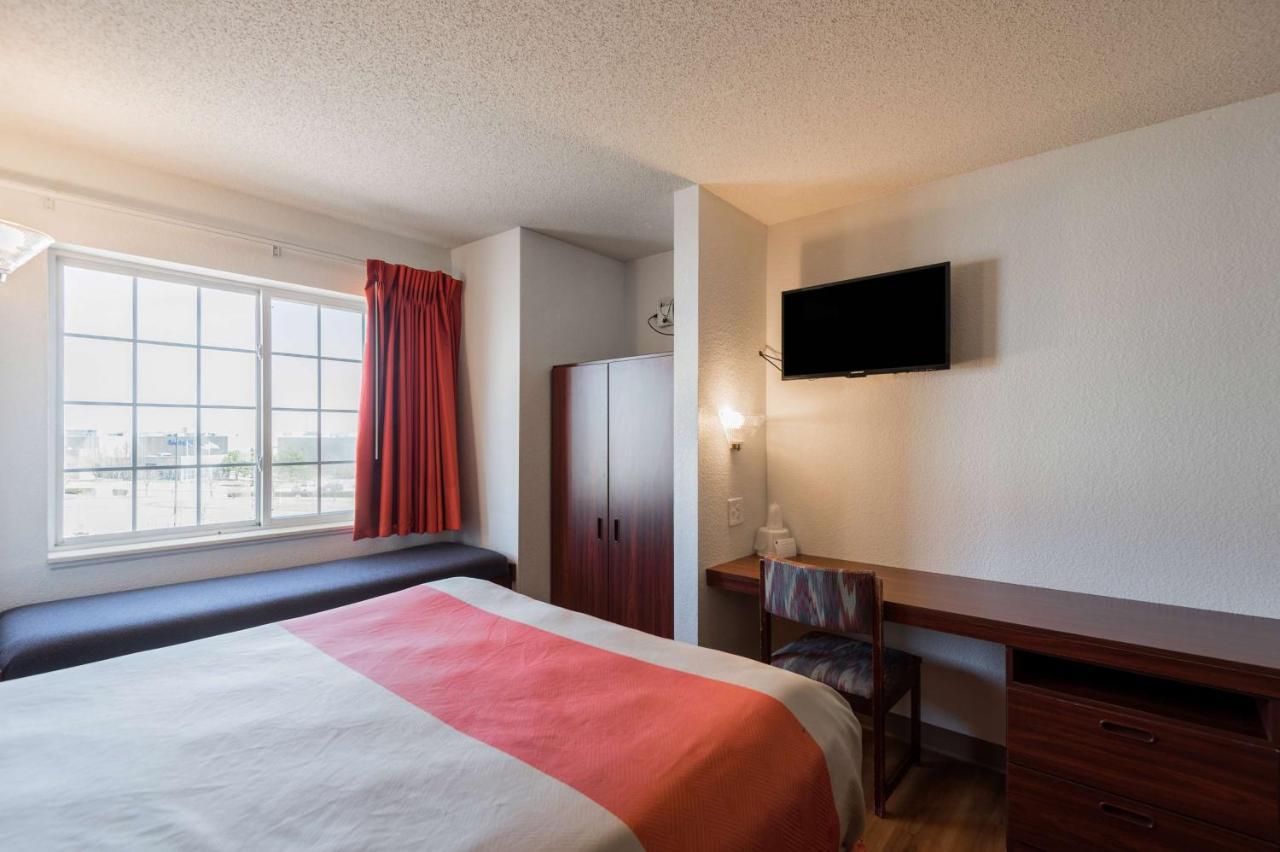 Motel 6-Olathe, Ks ภายนอก รูปภาพ