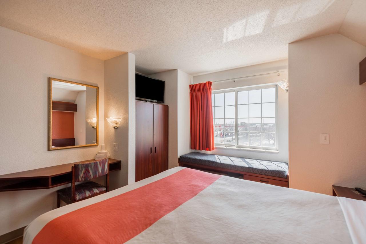 Motel 6-Olathe, Ks ภายนอก รูปภาพ