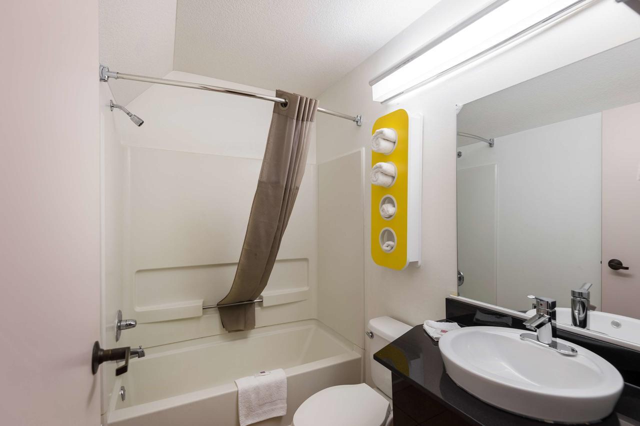 Motel 6-Olathe, Ks ภายนอก รูปภาพ
