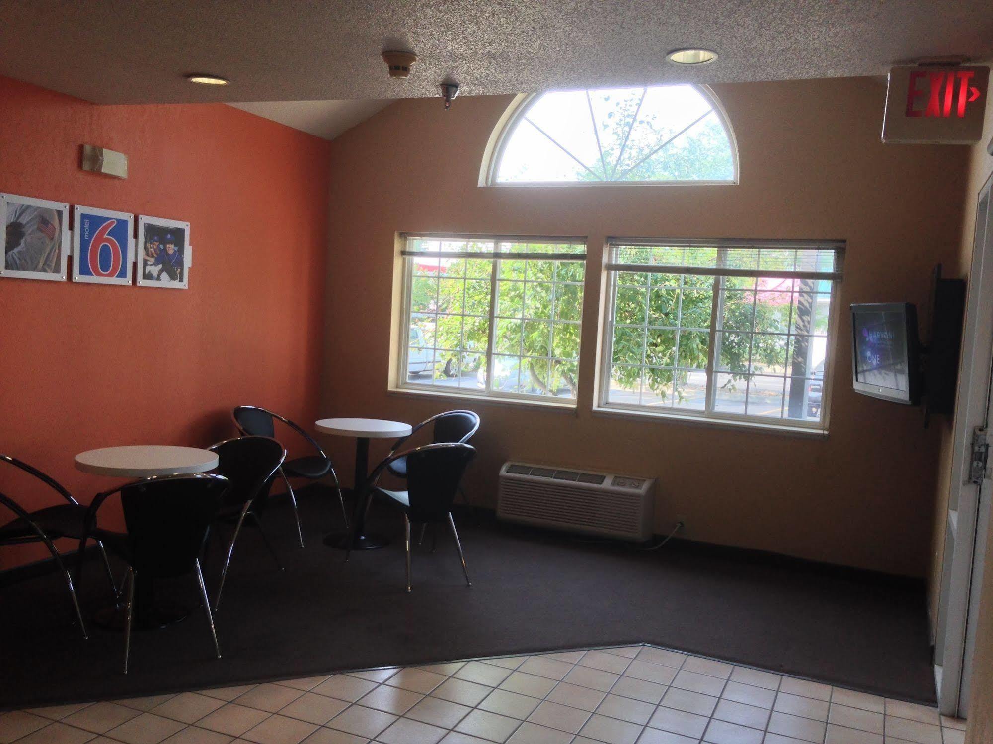 Motel 6-Olathe, Ks ภายนอก รูปภาพ