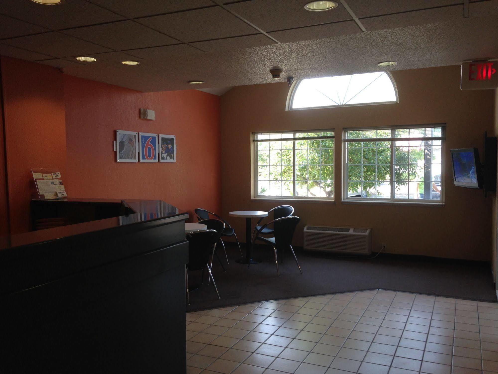 Motel 6-Olathe, Ks ภายนอก รูปภาพ