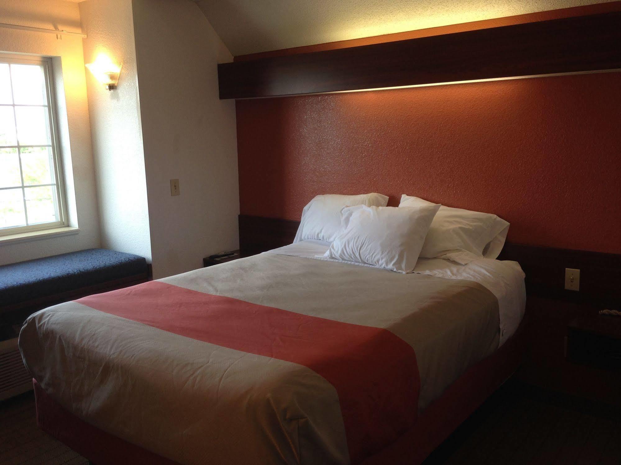 Motel 6-Olathe, Ks ภายนอก รูปภาพ