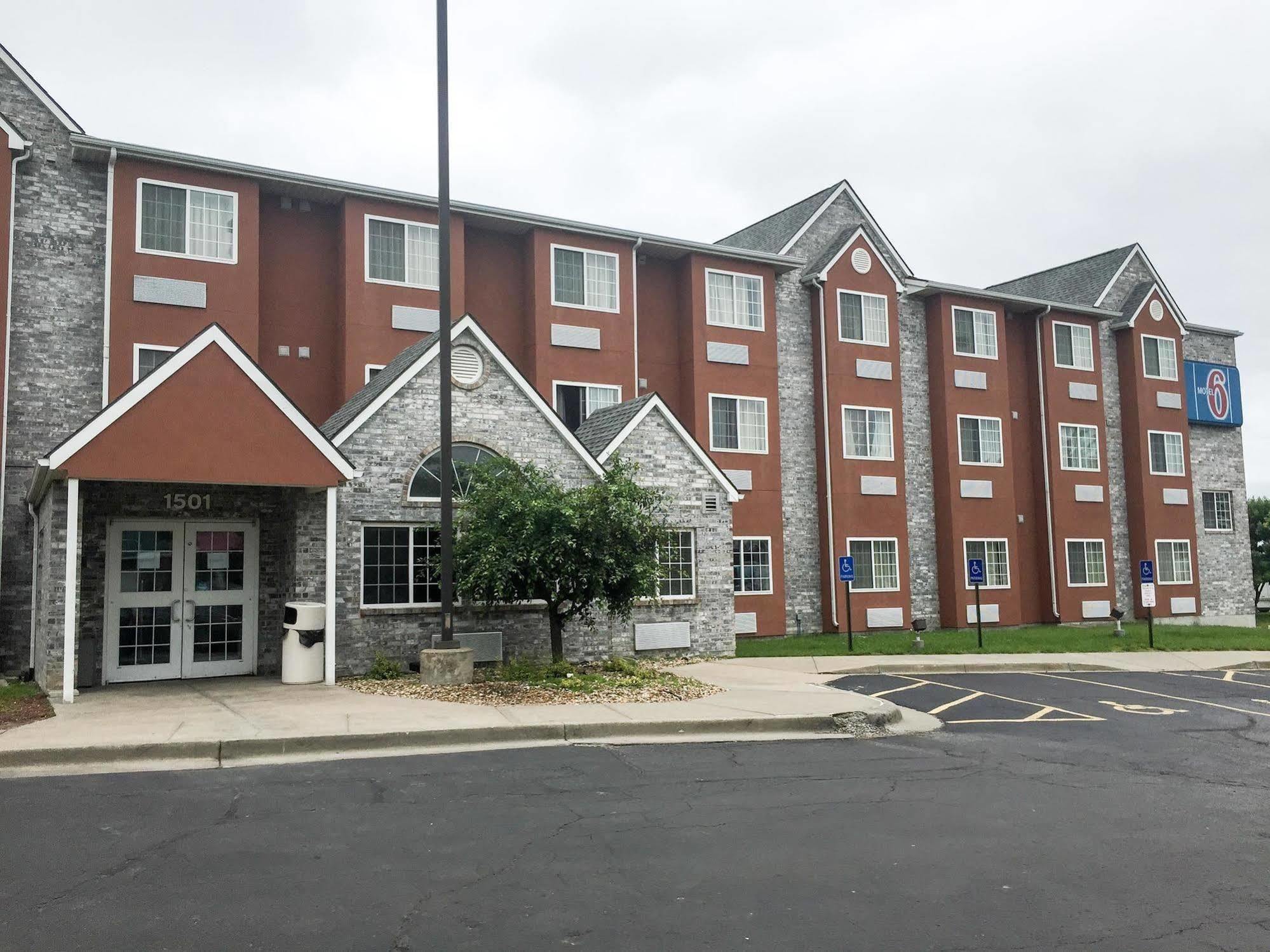 Motel 6-Olathe, Ks ภายนอก รูปภาพ