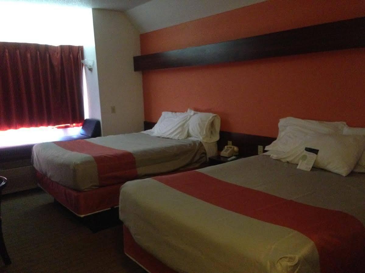 Motel 6-Olathe, Ks ภายนอก รูปภาพ
